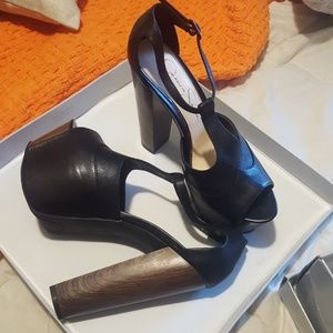 Jessica Simpson platforms heels